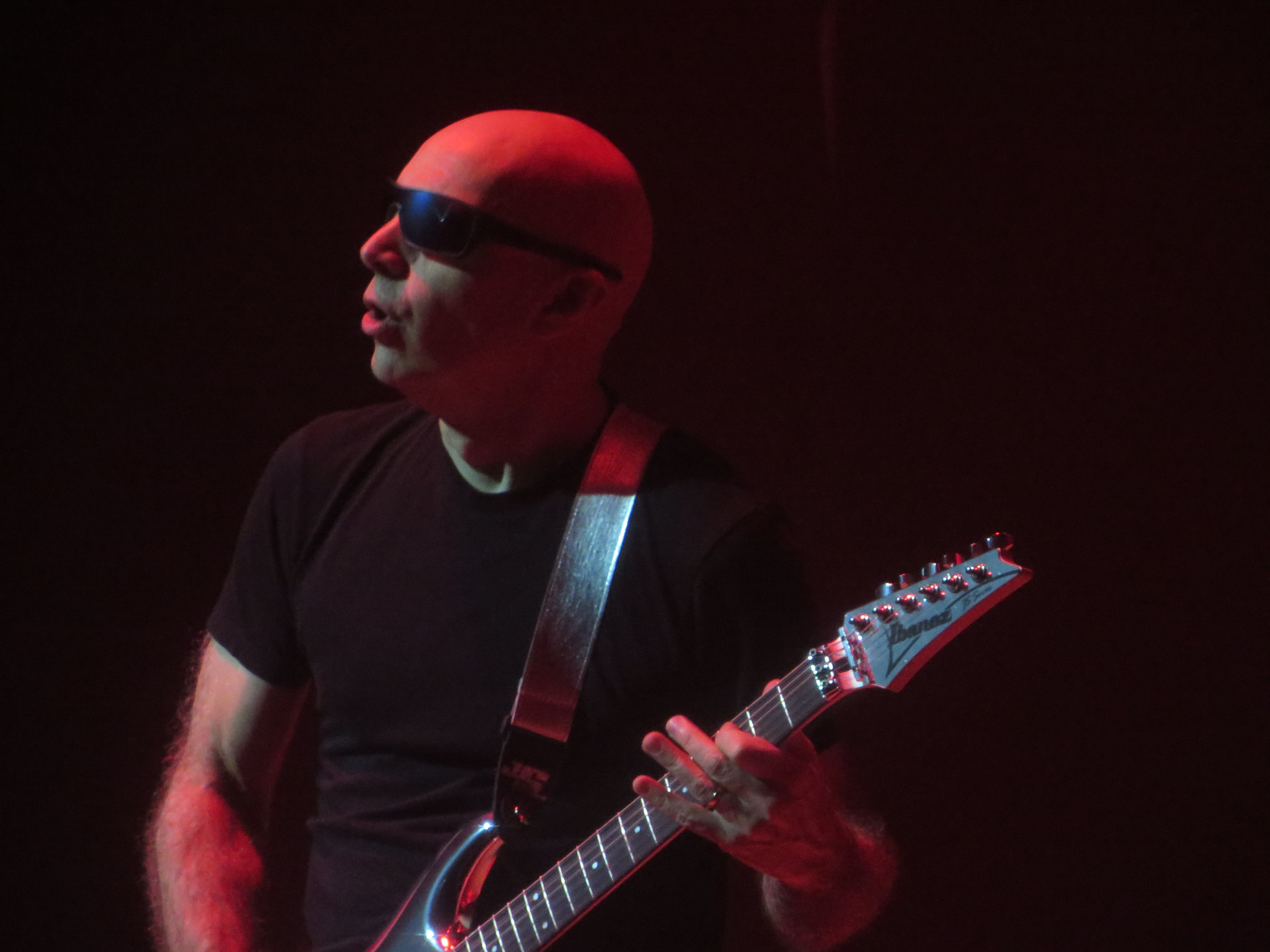 JoeSatriani2018-02-21MasseyHallTorontoCanada (14).JPG